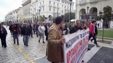 塞萨洛尼基希腊集团人<strong>罢工</strong>抗议走市中心中心塞萨洛尼基希腊